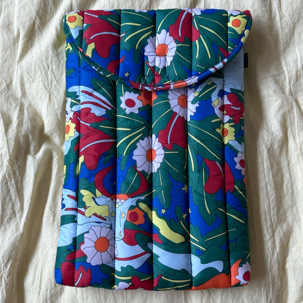 Baggu Taurus Zodiac Puffy 16” Laptop Sleeve